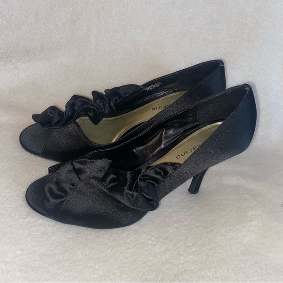 ANN MARINO Black Satin Heels - Picture 2 of 8